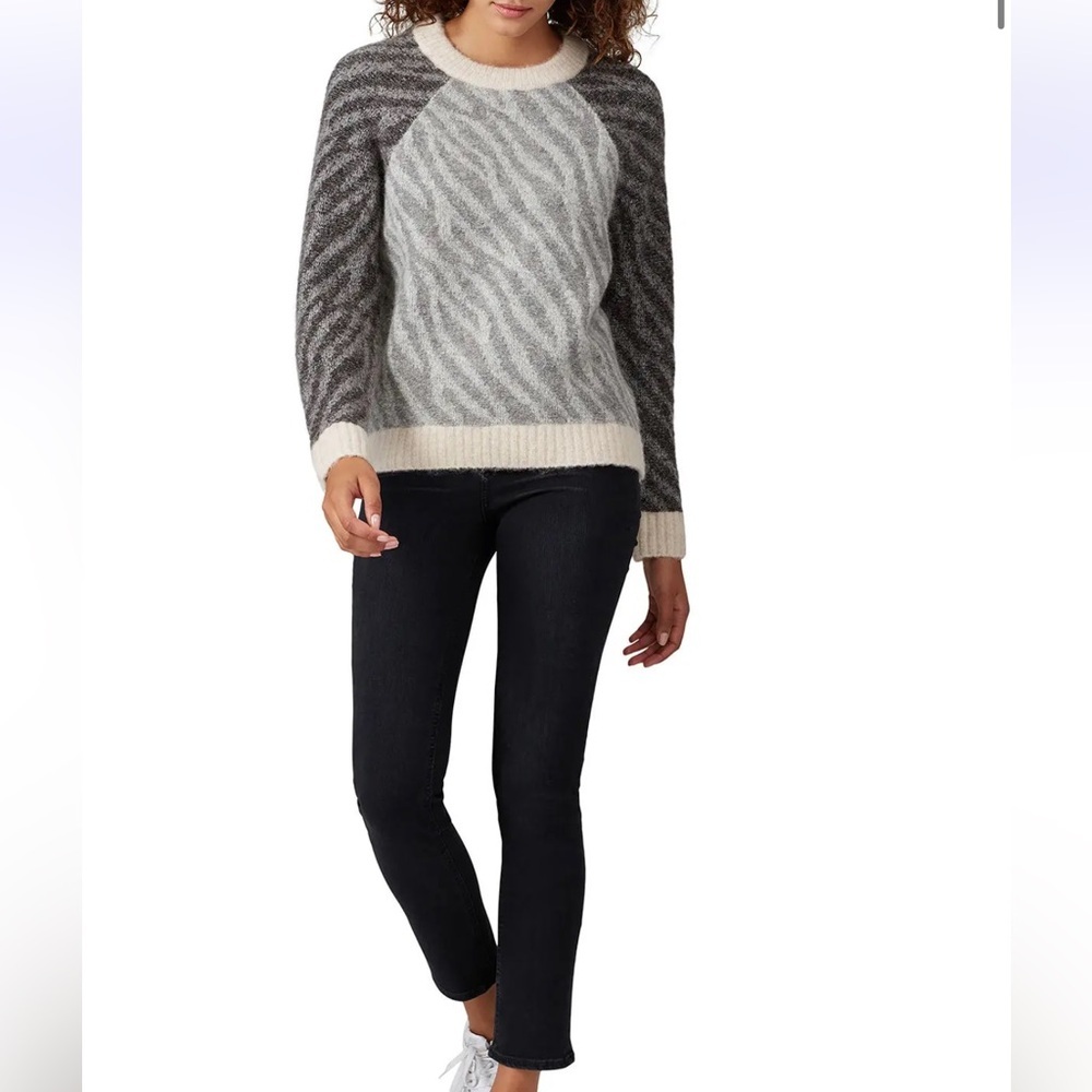 Parker Bella Zebra Pattern Gray And Cream Sweater - image 3